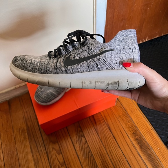 Nike Sneakers - Picture 4 of 7